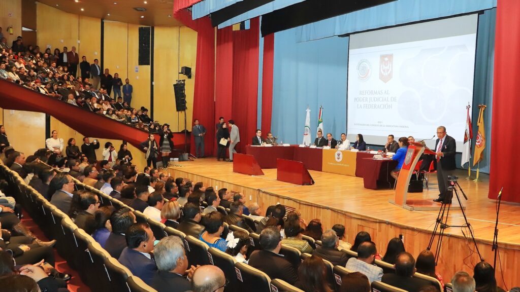 Reflexionan en la UATx sobre reforma al Poder Judicial
