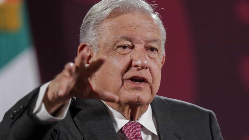 AMLO no ve mal escalonar relevo de los ministros