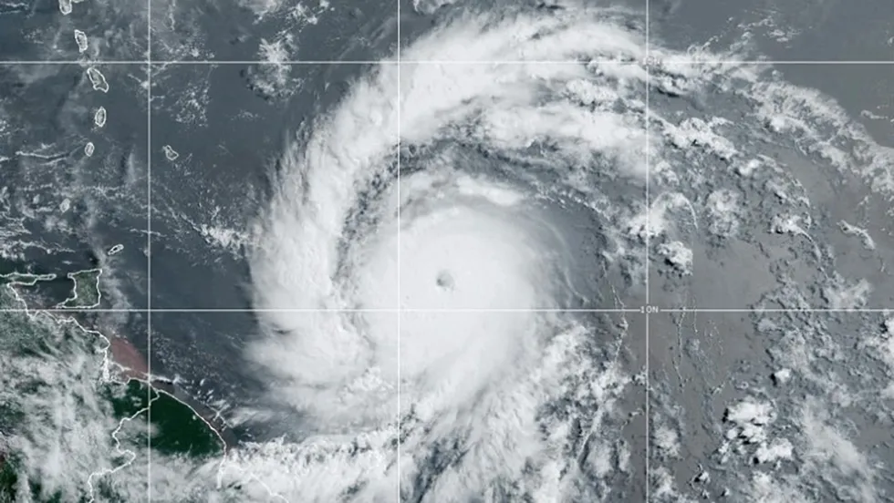 Tormenta tropical Beryl se intensifica a huracán de categoría 1