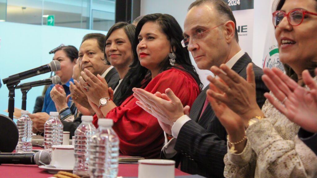 Recibe Senado constancias que acreditan a senadores electos para las LXVI y LXVII Legislaturas