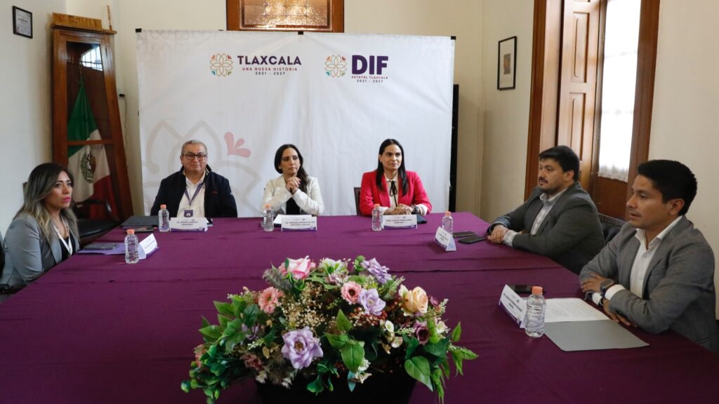 FIRMAN CONVENIO SEDIF Y SEPE PARA CONTINUAR CON EL PROGRAMA UNIDAD DE ATENCIÓN VISUAL