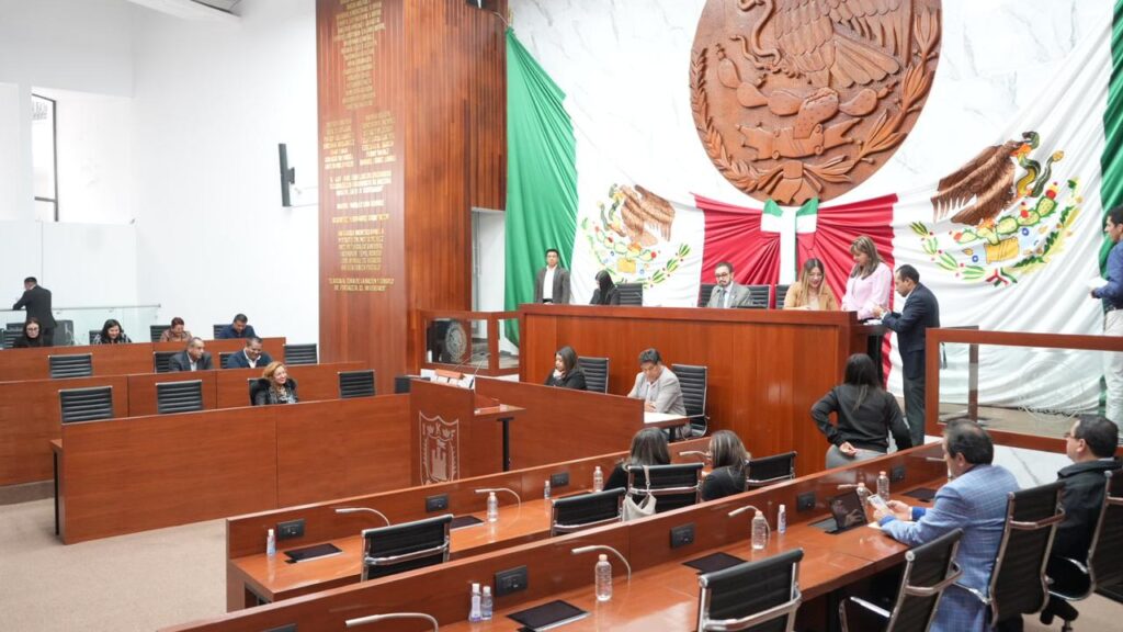 Aprueba LXIV Legislatura, reintegración de las 24 comisiones ordinarias