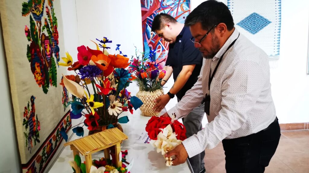 CALIFICA JURADO PIEZAS PARTICIPANTES DEL II CONCURSO ARTESANAL DE TOTOMOXTLE 2024