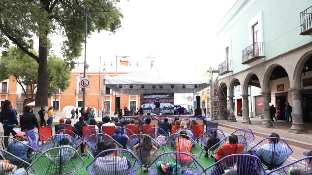ARTISTAS TLAXCALTECAS PRESENTES EN TORNEO DE VOLEIBOL DE PLAYA