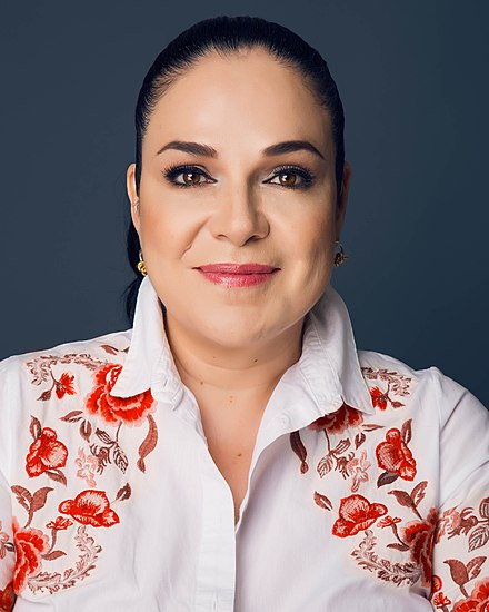 Monica Fernández Balboa, fue la primera mujer en encabezar la Coordinación de Información y Relaciones Públicas del Gobierno del Estado de Tlaxcala en 2001, durante el sexenio de Alfonso Sánchez Anaya.