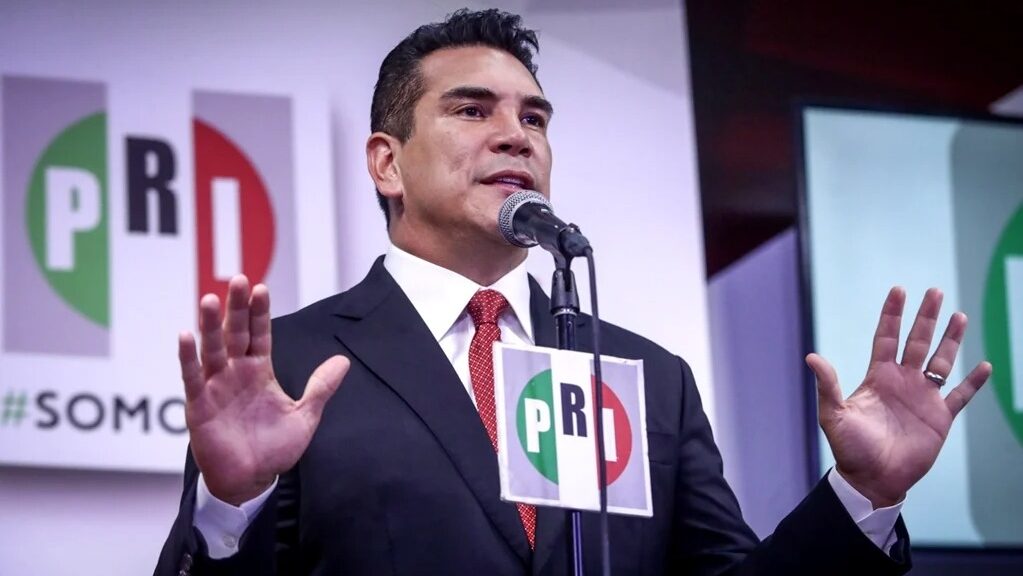 Exigen más de 250 priistas la renuncia de Alito Moreno