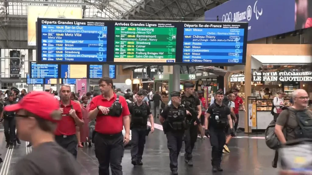 Ataques en trenes opacan fiesta olímpica; alarma en París