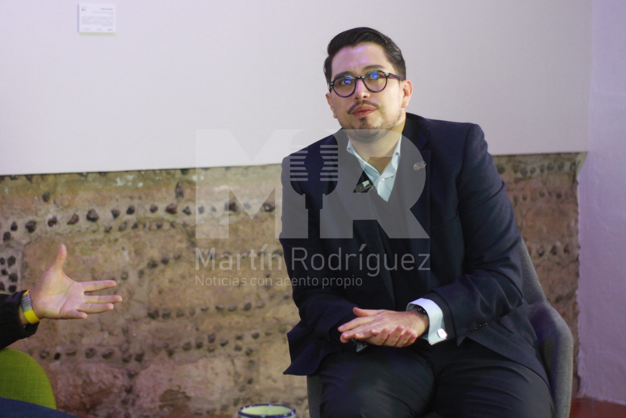El periodista y abogado vivirá su segunda oportunidad en la transición de un gobierno federal. Le tocó abrir "Los Pinos" al pueblo de México y ahora continuar en el "segundo piso" de la 4T. Christian Martínez / Nierika Images