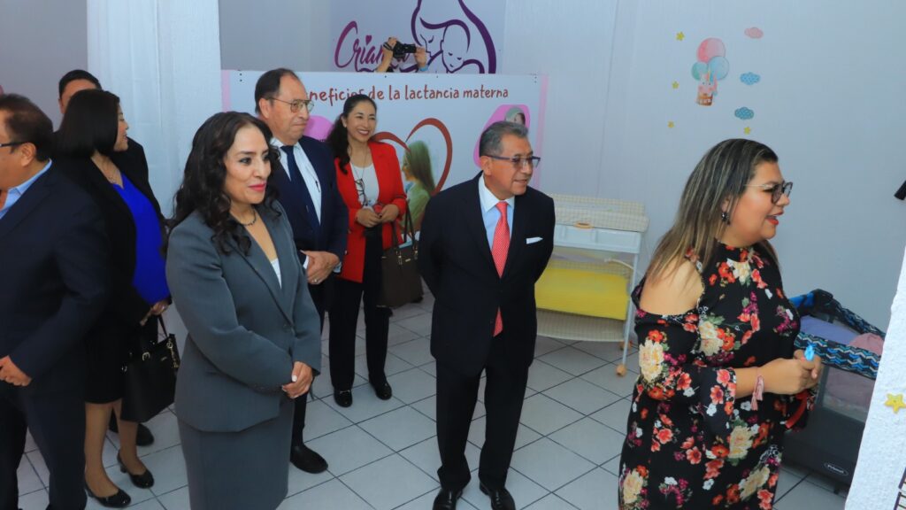 Inaugura UATx lactario de la Clínica del Bienestar Universitario