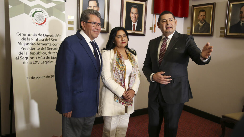 Develan pintura de Alejandro Armenta como presidente de la Mesa Directiva en el Segundo Año de la LXV Legislatura