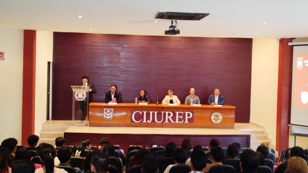 Empieza con el pie derecho” es la conferencia que brindó  la Coordinación de Ciencias Sociales a estudiantes de la UATx