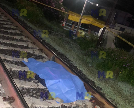 Tren arrolla y mata a indigente en Huamantla