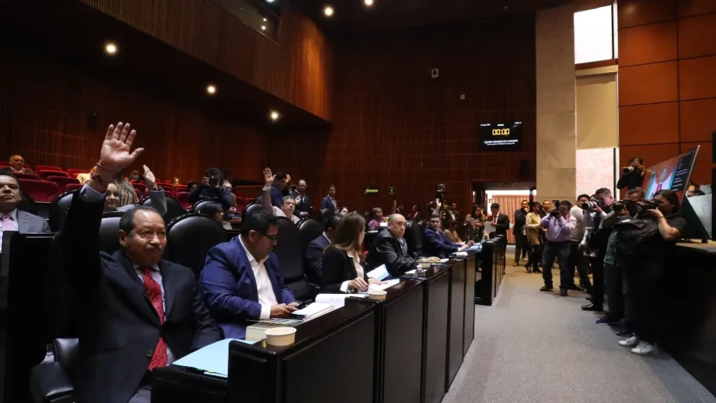 Comisión en San Lázaro avala la desaparición del INAI, IFT, Cofece y otros autónomos