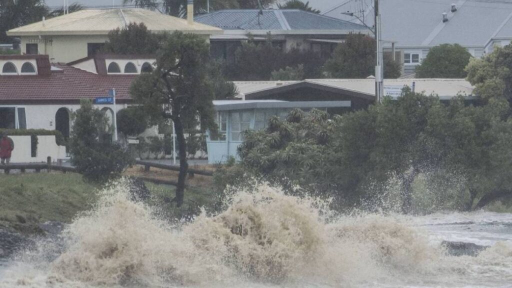 Huracán Debby se dirige a Florida; se espera azote la región de Big Bend a mediodía