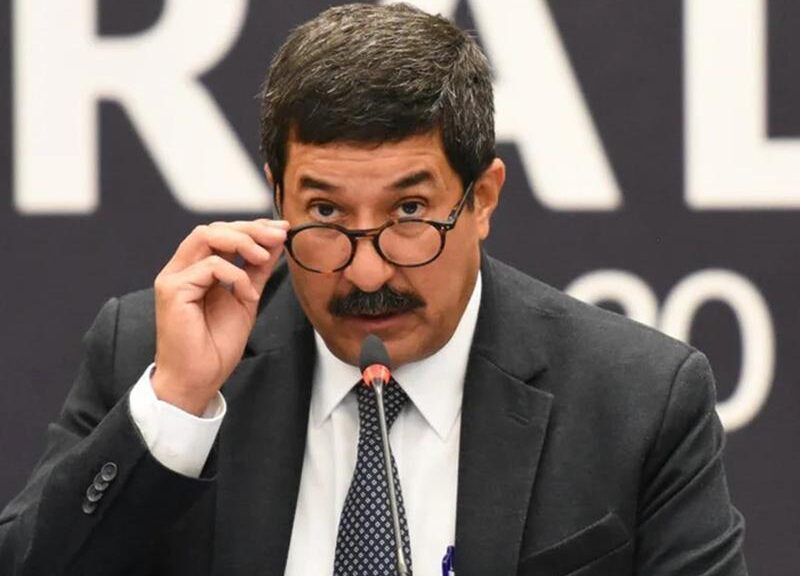 Javier Corral es declarado “prófugo de la justicia” por la Fiscalía Anticorrupción de Chihuahua