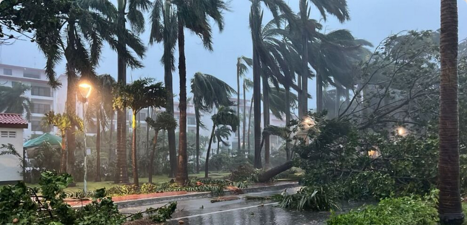 Alerta roja por efectos de la tormenta tropical Helene en Quintana Roo
