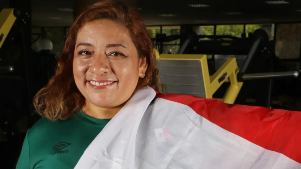 La mexicana Amalia Pérez gana la medalla de bronce en el para powerlifting en París 2024