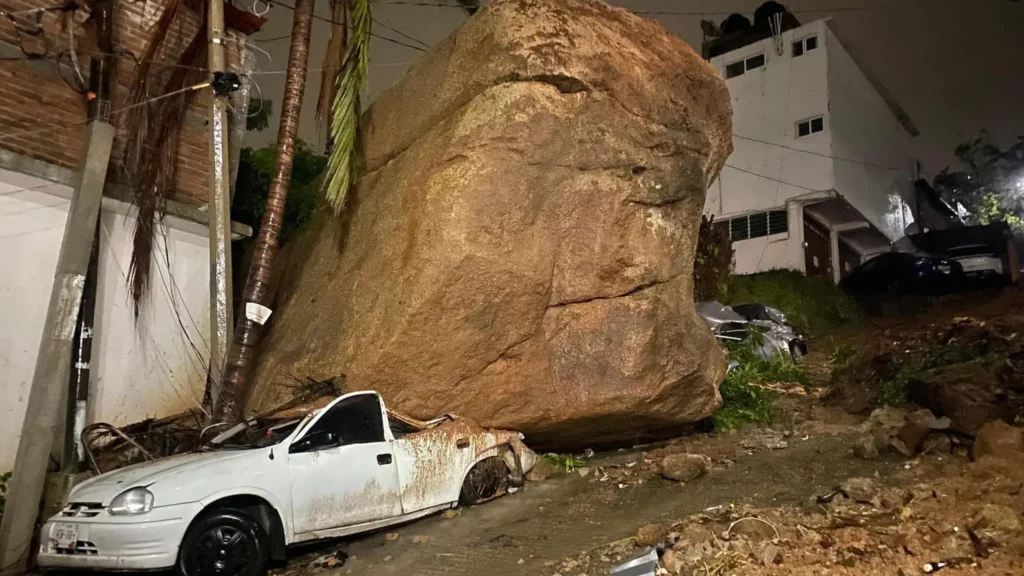 ¿Se repite la historia de ‘Otis’? Huracán ‘John’ deja inundaciones y destrucción en Acapulco