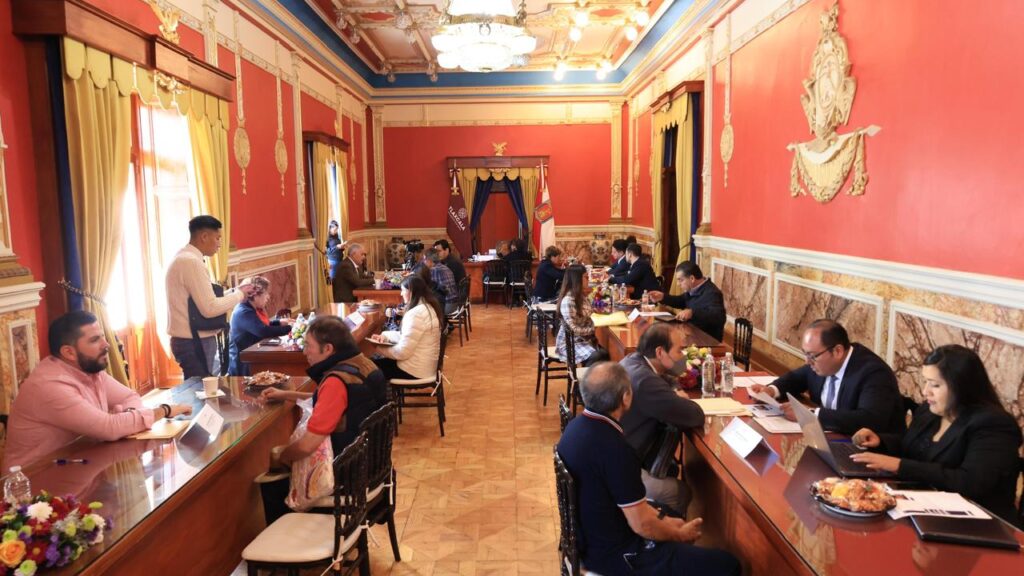 ATIENDE GOBERNADORA PETICIONES CIUDADANAS Y DA MUESTRA DE SU POLÍTICA DE GOBIERNO ABIERTO