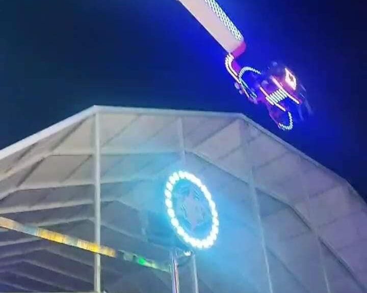 Atrapados en las alturas tras falla en juego mecánico; patronato de Feria señala que fue “variación de voltaje”
