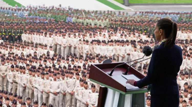 Presidenta Sheinbaum anuncia aumento salarial para Fuerzas Armadas y Guardia Nacional en 2025