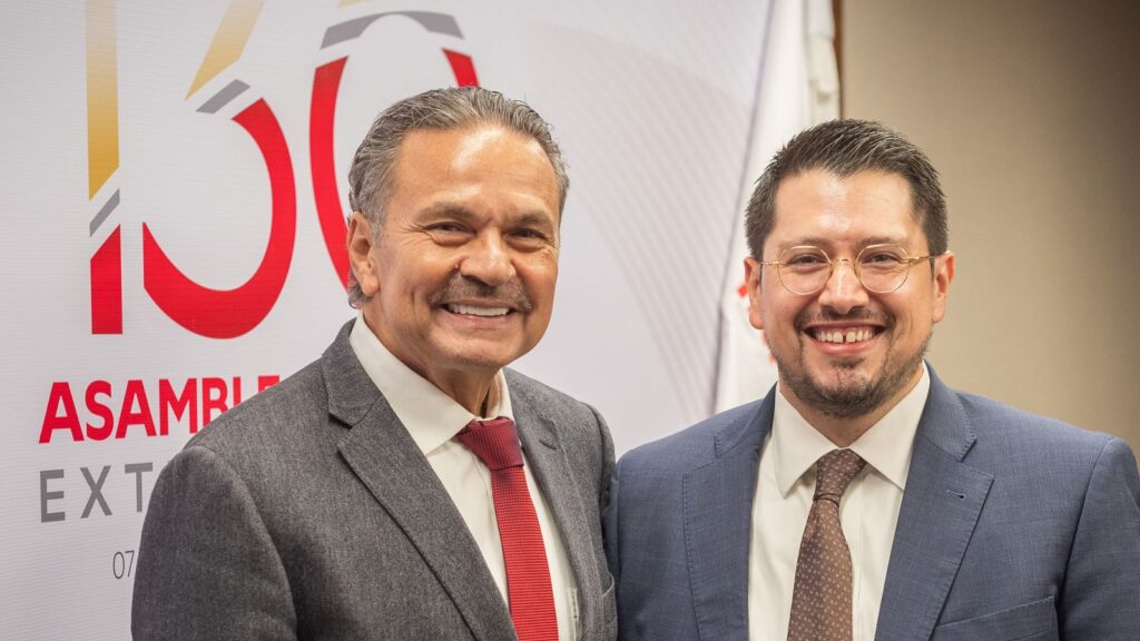 Deja el tlaxcalteca Carlos Martínez el Infonavit; Asume Octavio Romero Oropeza