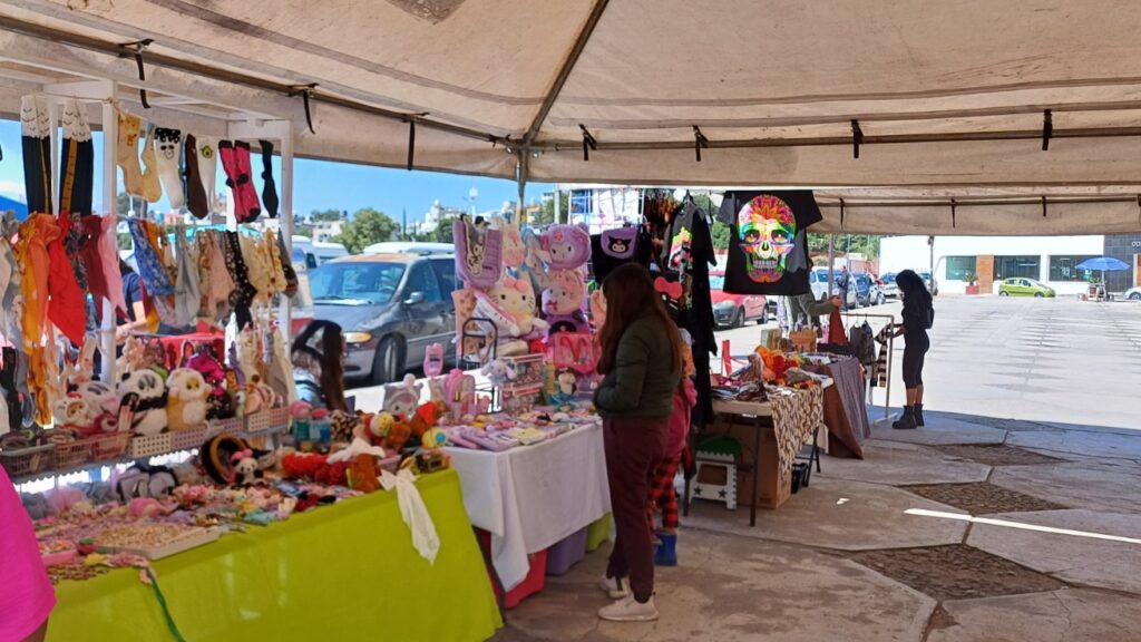 Ayuntamiento de Tlaxcala de Xicohténcatl promueve emprendimientos locales con “Bazar emprende joven”