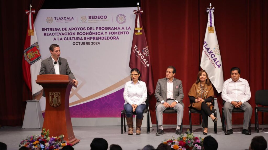 ENTREGA GOBERNADORA LORENA CUÉLLAR APOYOS PARA FORTALECER A MIPYMES Y REDUCIR LA INFORMALIDAD