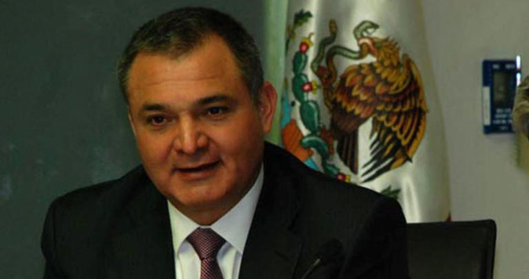 Una madre exhibe a Calderón, Noroña enfrenta a Genaro, el telemontaje de Televisa…