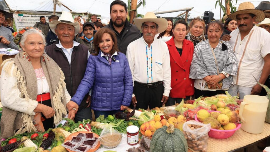 CONVIVE GOBERNADORA CON PRODUCTORES DEL CACOCELOTZIN, EN ESPAÑITA
