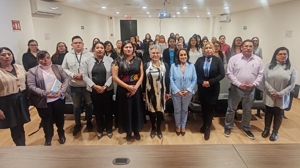 Capacitan TET y CJM a mujeres integrantes de ayuntamientos