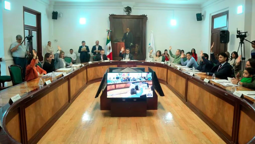 FGR investiga a jueces por dar suspensiones contra reforma judicial