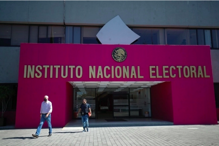 Morena y aliados impugnan controversia constitucional del INE