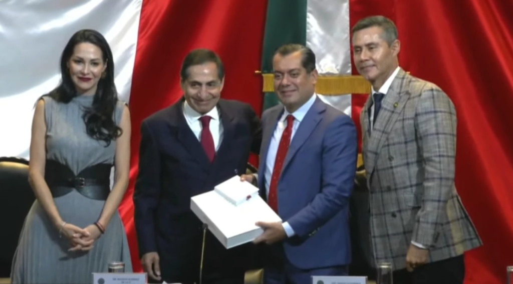 Hacienda planea crecer la recaudación fiscal y será el motor del desarrollo para 2025
