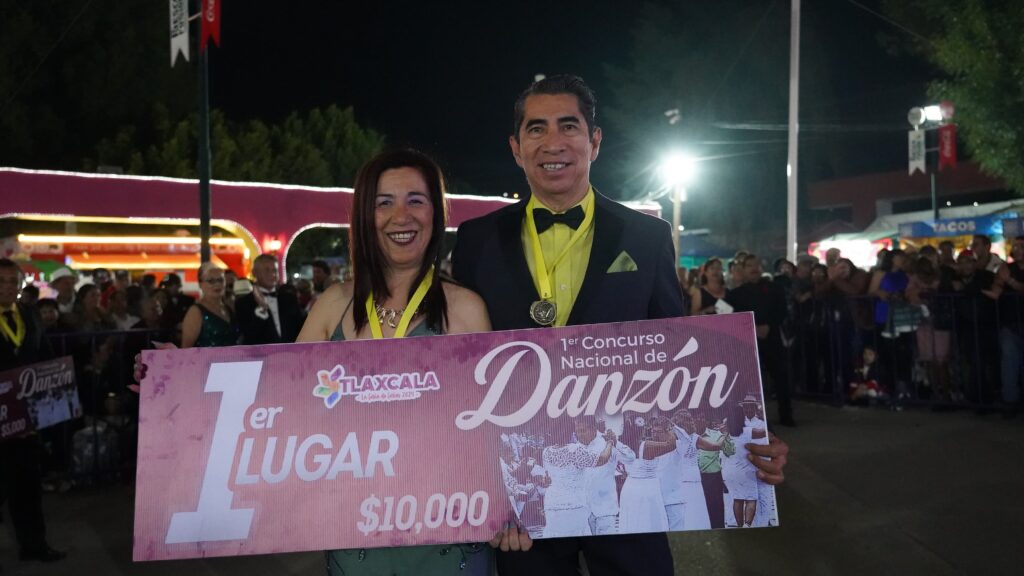 CIENTOS DE FAMILIAS DISFRUTARON DEL PRIMER CONCURSO NACIONAL DE DANZÓN EN “TLAXCALA, LA FERIA DE FERIAS 2024”.