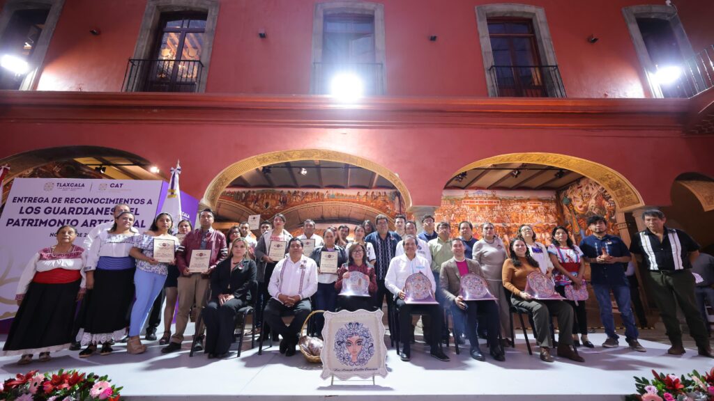 ARTESANOS TLAXCALTECAS, GUARDIANES DEL PATRIMONIO DE MÉXICO: LORENA CUÉLLAR