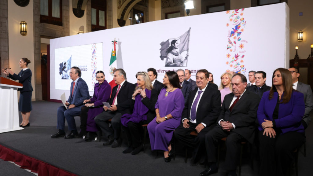 Sheinbaum presenta Consejo Empresarial para nearshoring y T-MEC con 15 empresarios