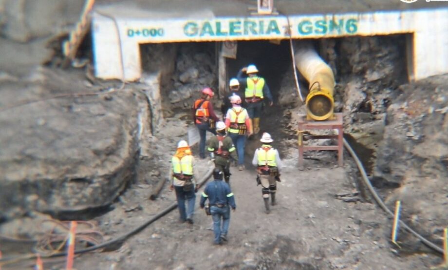 Recuperan restos del noveno minero de “El Pinabete”