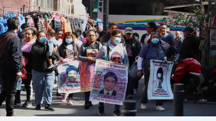 Juez libera a excomandate acusado en el caso Ayotzinapa