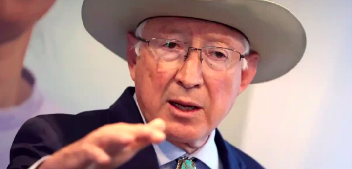 Ken Salazar dejará México el 7 de enero