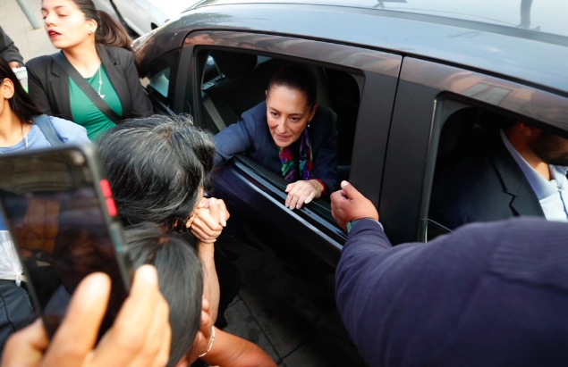 “Cabeza fría”, pide Sheinbaum a los coordinadores parlamentarios de Morena