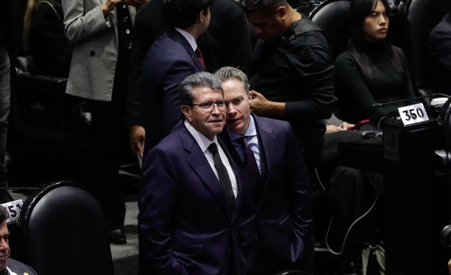 Legisladores escucharán a empresarios y sindicatos sobre la reforma al Infonavit: Monreal