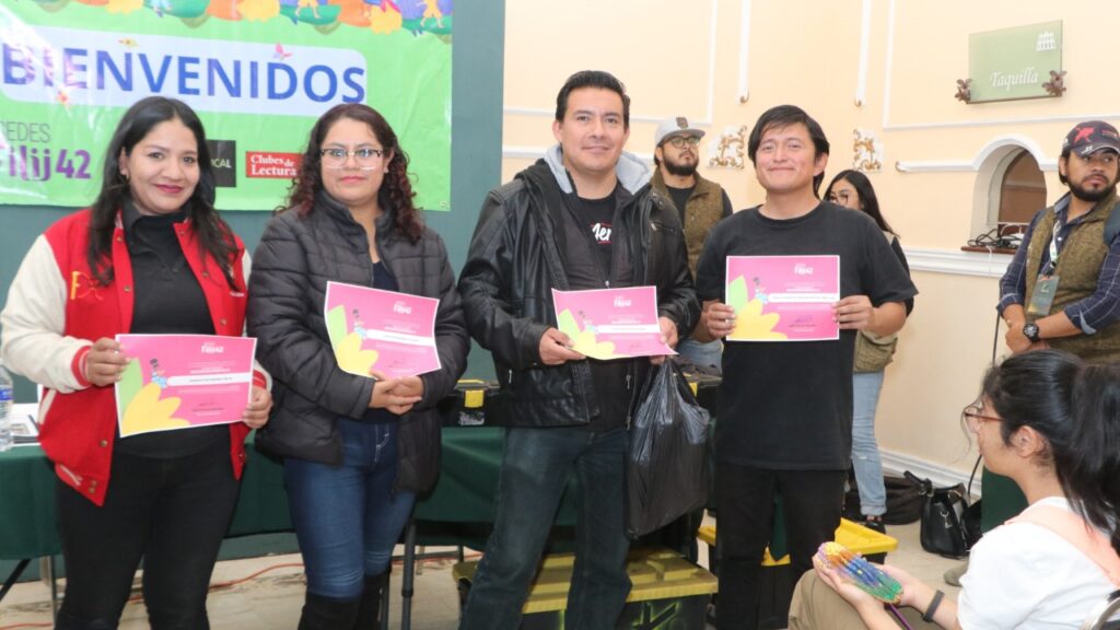 Pequeñas y Pequeños Universitarios de la UATx llevó el taller “Entre mazorcas y sonrisas” a la FILIJ 42