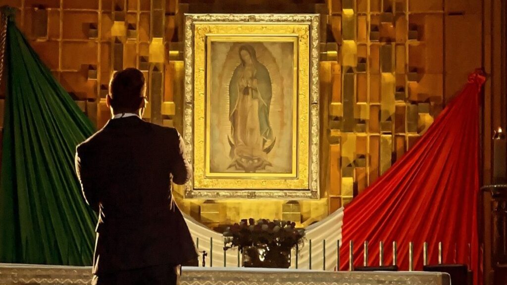 Canta Carlos Rivera en la Basílica de Guadalupe y agradece por su éxito