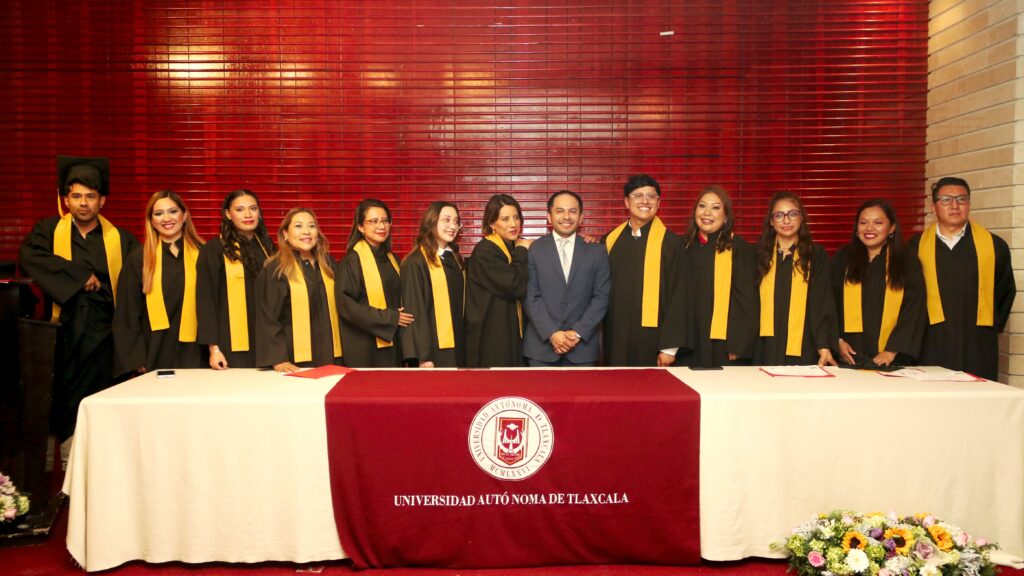 Egresan de la UATx nuevos especialistas en Salud Pública