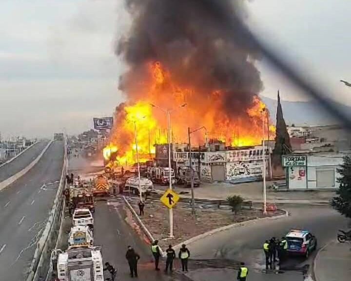 Incendio provoca evacuación y daños materiales en zona de la Central de Abasto, Puebla