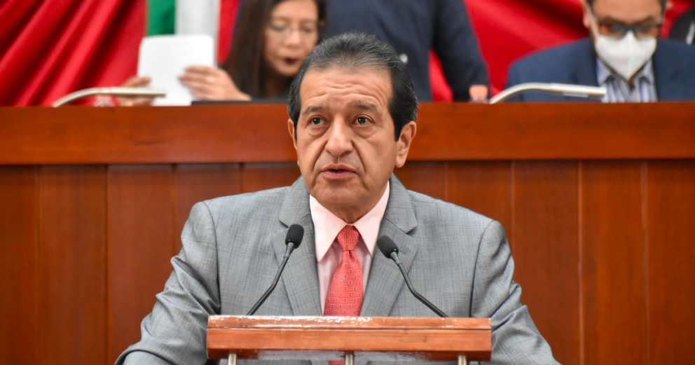 Evita Fabricio Mena hablar sobre estafa de agencia de viajes