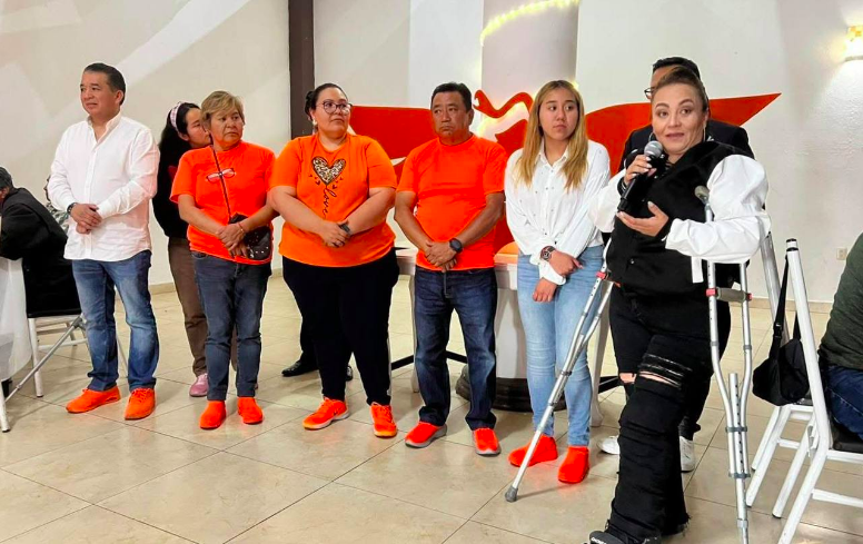 Visita Danae Figueroa a miembros de MC en Chiautempan
