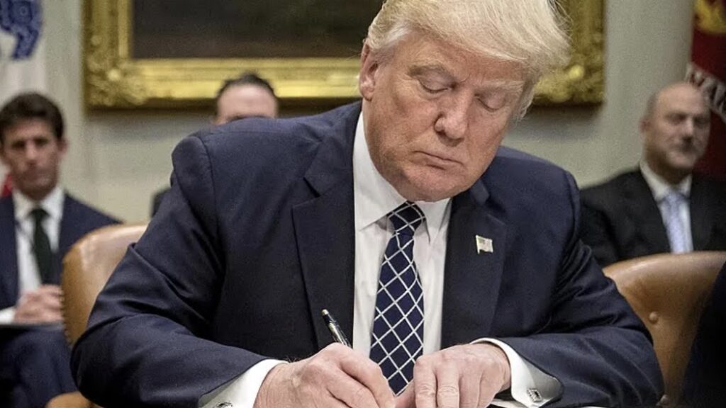 Trump declarará emergencia fronteriza y terroristas a cárteles, dicen WSJ y Fox News