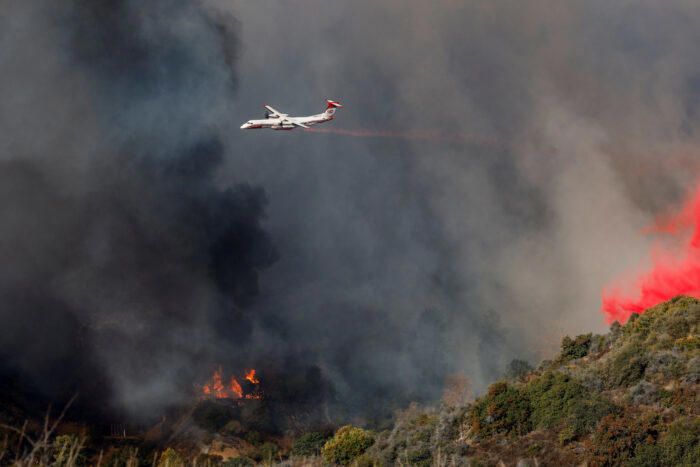 Once muertos, 13 desaparecidos y 22 detenidos en los devastadores incendios de Los Ángeles